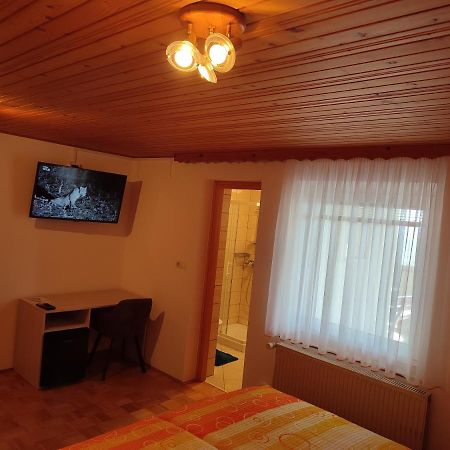 Poljane nad Škofjo Loko Gostilna Pension Blegos מראה חיצוני תמונה
