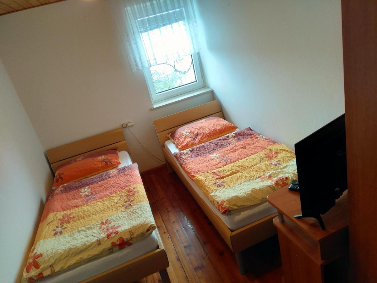 Poljane nad Škofjo Loko Gostilna Pension Blegos מראה חיצוני תמונה